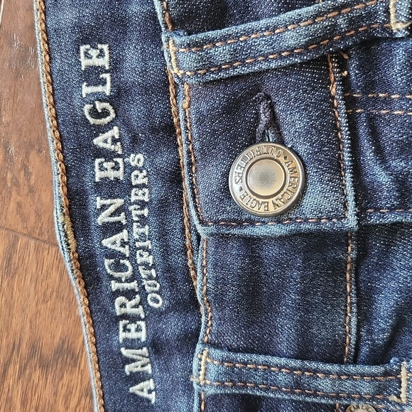 American Eagle Outfitter. Jean shorts. Size 4. MIDI - Picture 13 of 16